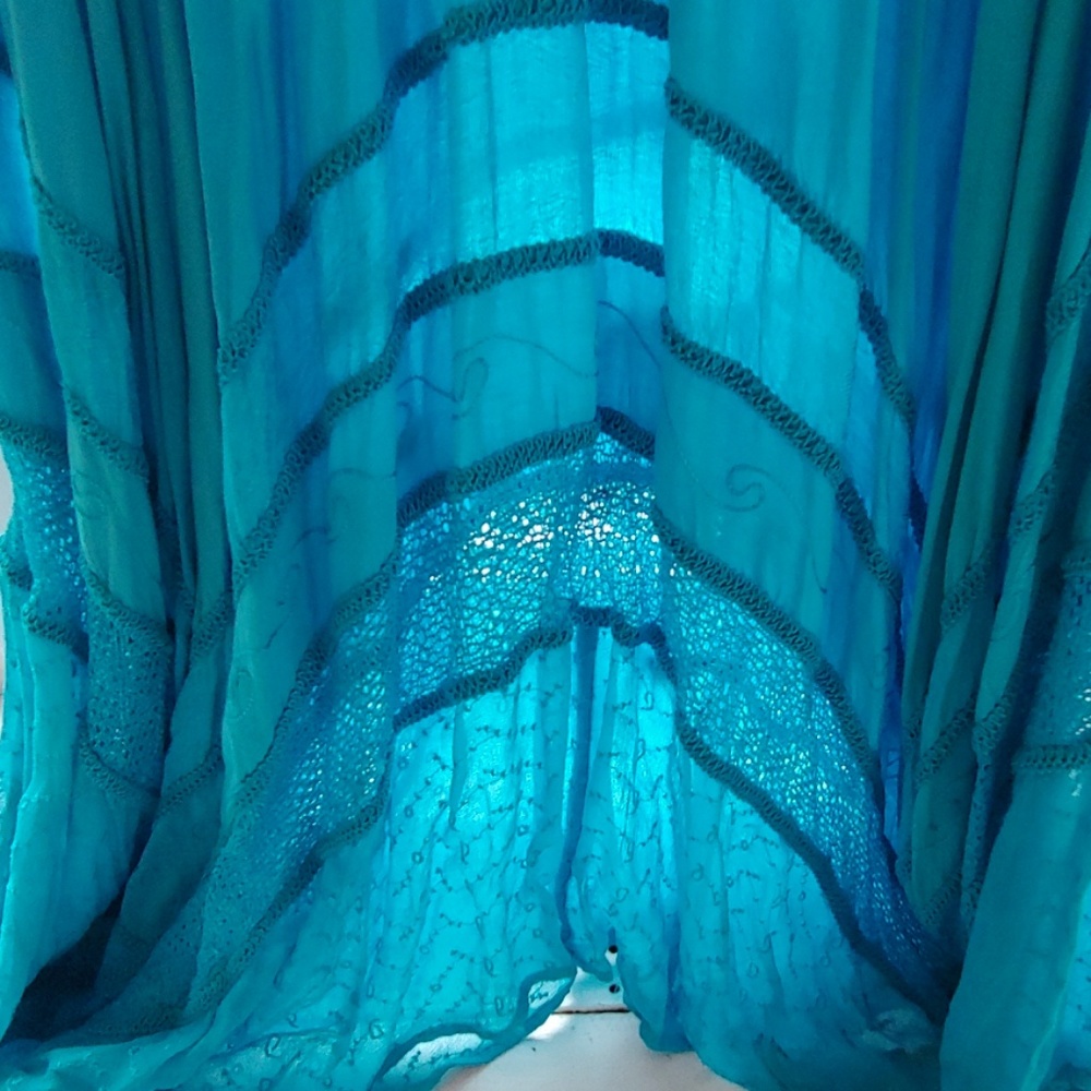 Dress - Picture 2 of 8